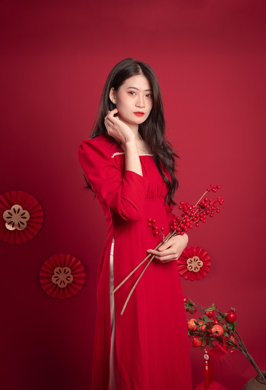 What Nobody Tells You About Chatting with Strangers