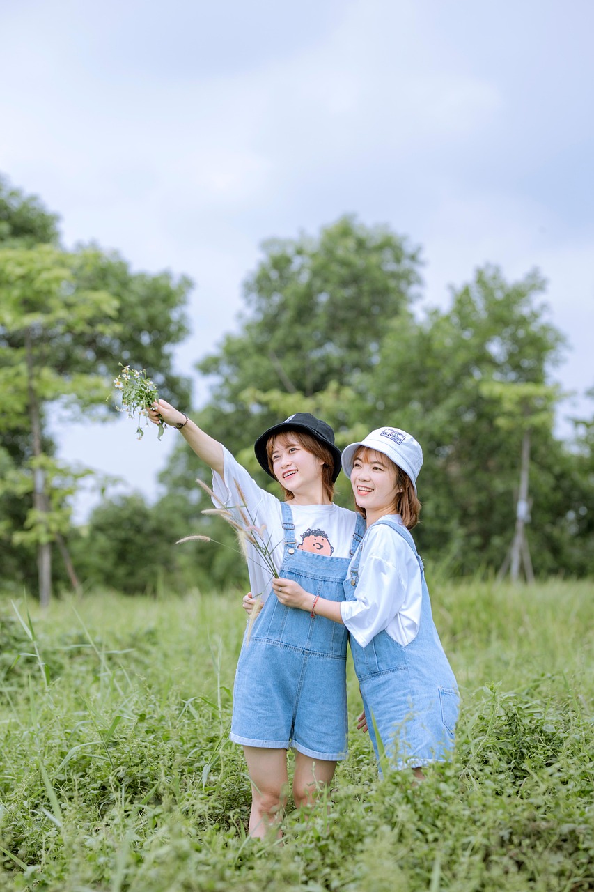 The Dos and Donts of Late Night Video Dating Guide to Safe and Fun Online Romance