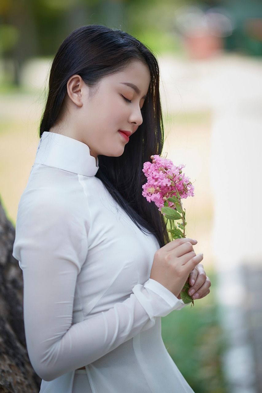 The Funniest Surprises During Online Flirting