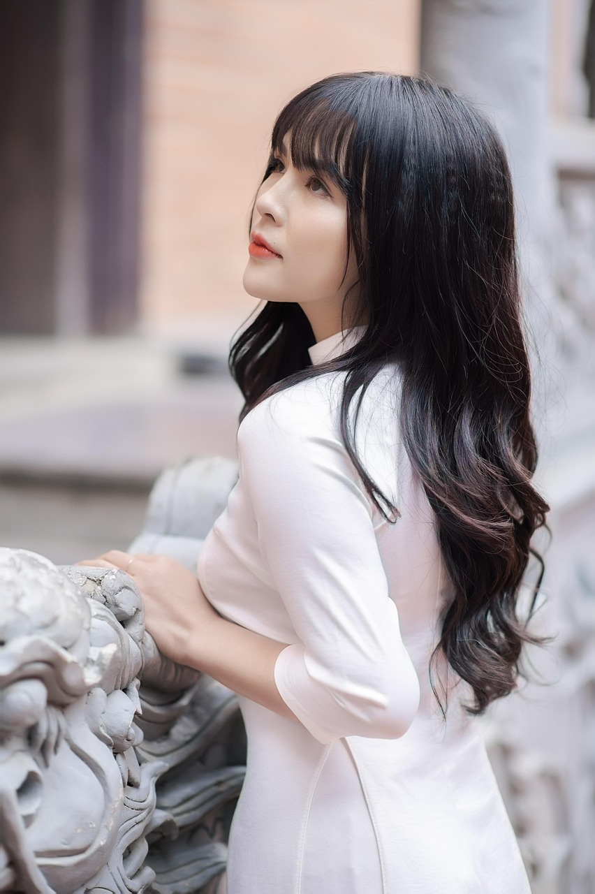 The Ultimate Guide to Not Totally Cringing While Flirty Video Messaging