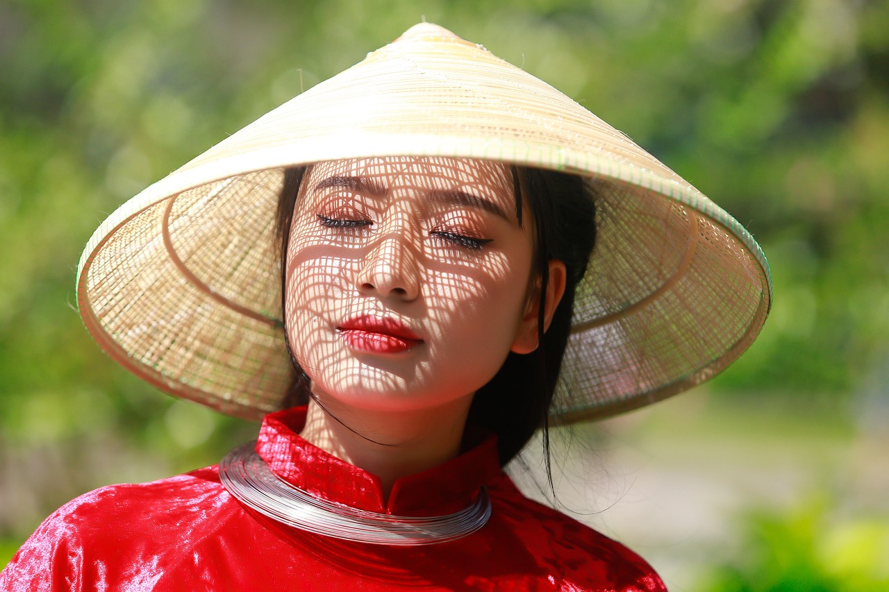 Expert Advice on Anonymous Flirting for Shy People