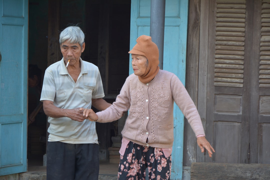 Discovering Best Random Chat Rooms