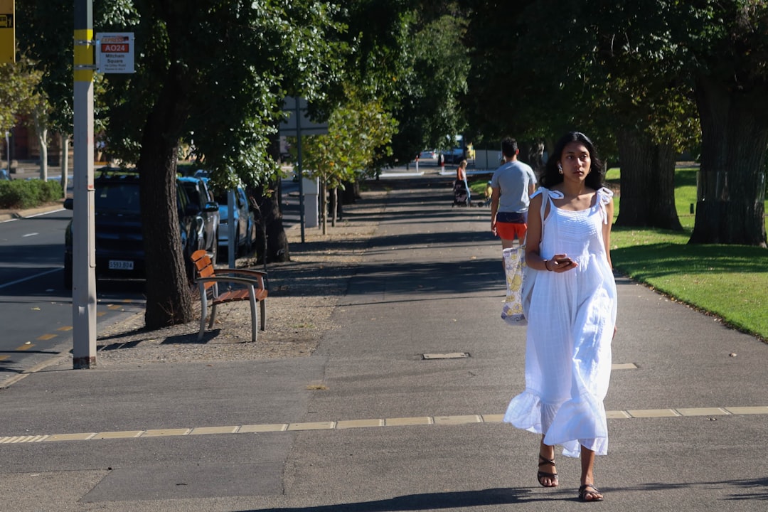 Recognizing Fake Flattery in Chat Rooms A Guide to Online Safety