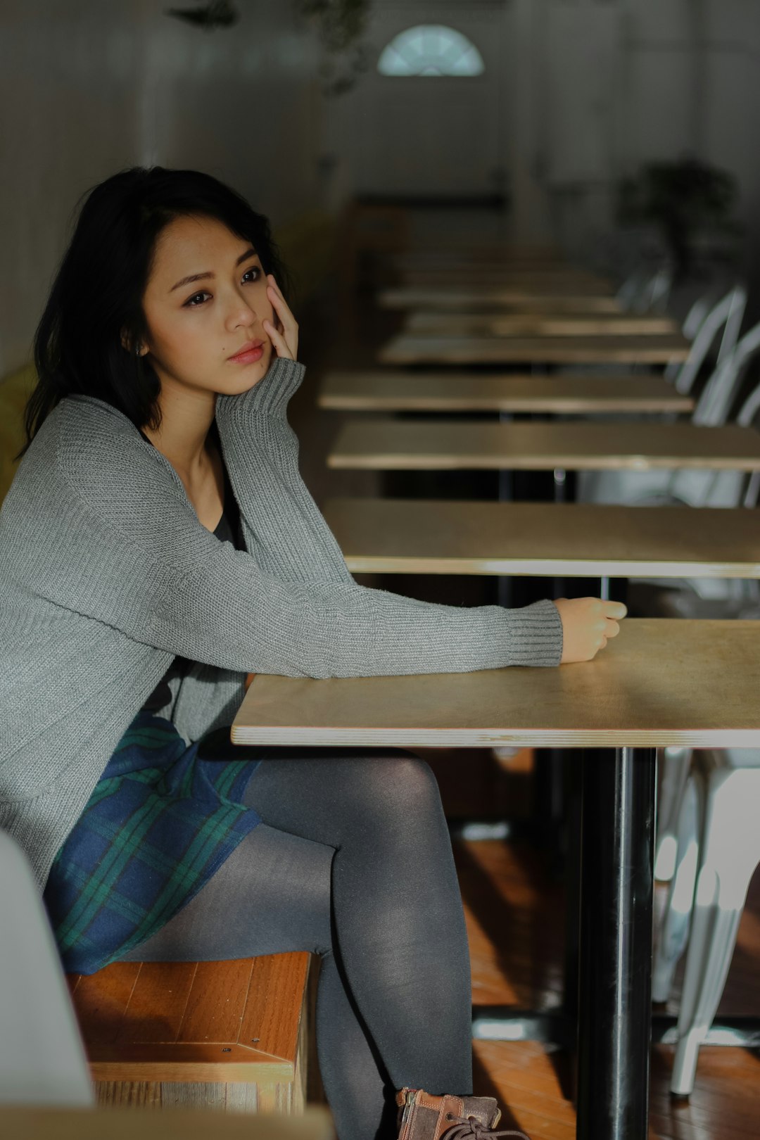 Dos and Donts of Chatting with Strangers Revealed by Experts