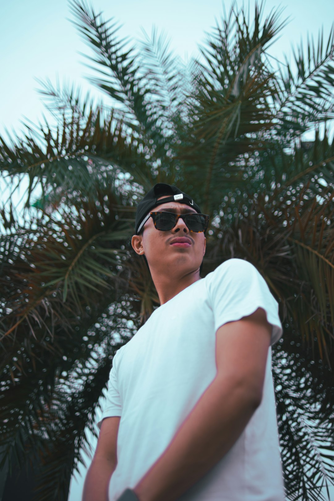 Dealing with Creepy Messages During Dating While Traveling