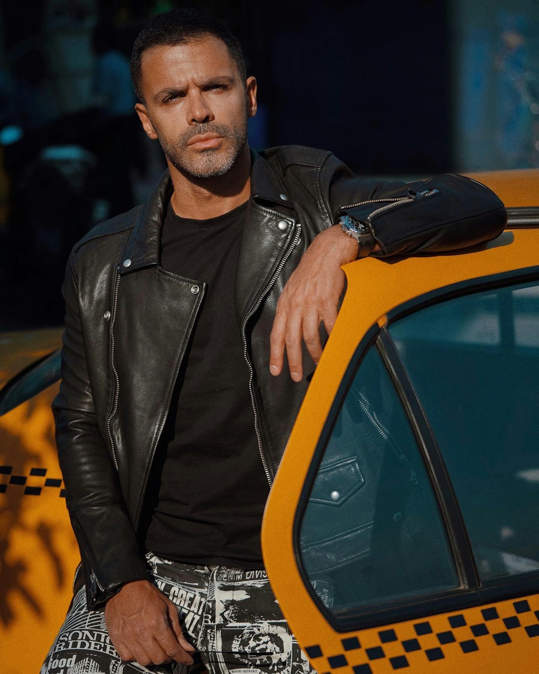 How to Flirt Naturally While Staying Anonymous A Guide to Secret Admirer Shenanigans